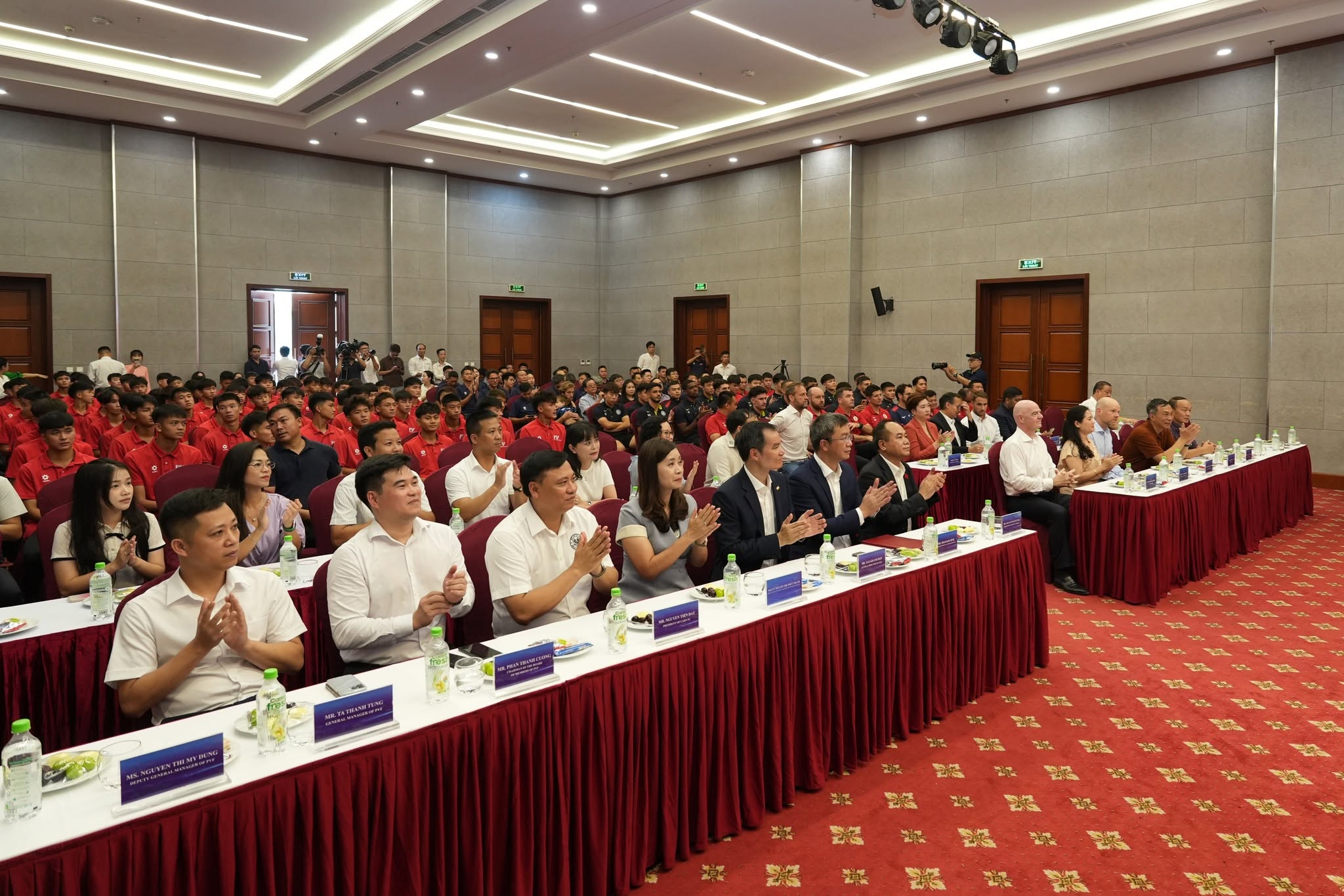 Chủ tịch FIFA Gianni Infantino thăm Trung tâm đào tạo bóng đá trẻ PVF – ảnh 6