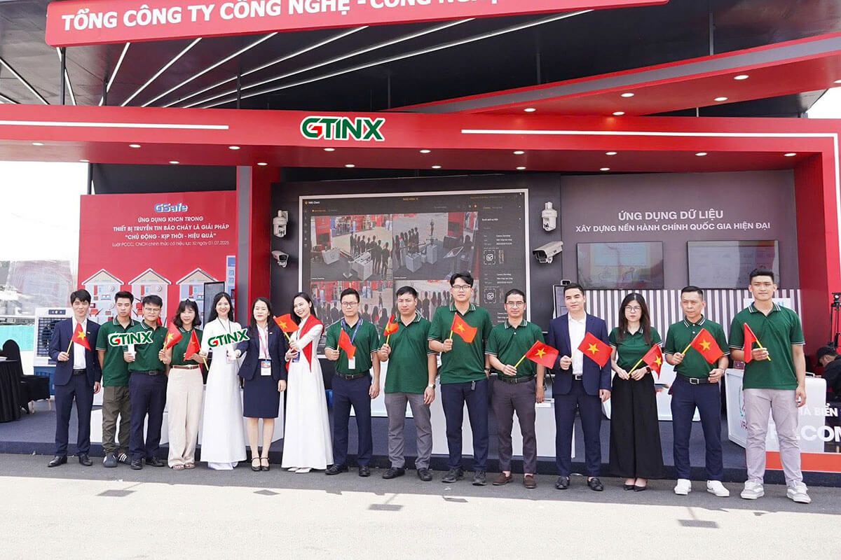 Đội ngũ GTINX tại gian hàng triển lãm