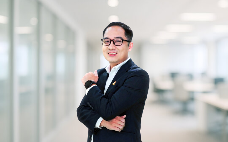 bình luận viên Nguyễn Thông