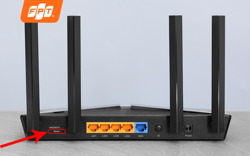 khởi động lại modem/router khi mạng wifi bị chấm than trên điện thoại