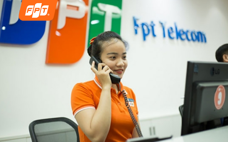 Gọi trực tiếp đến tổng đài chăm sóc khách hàng FPT