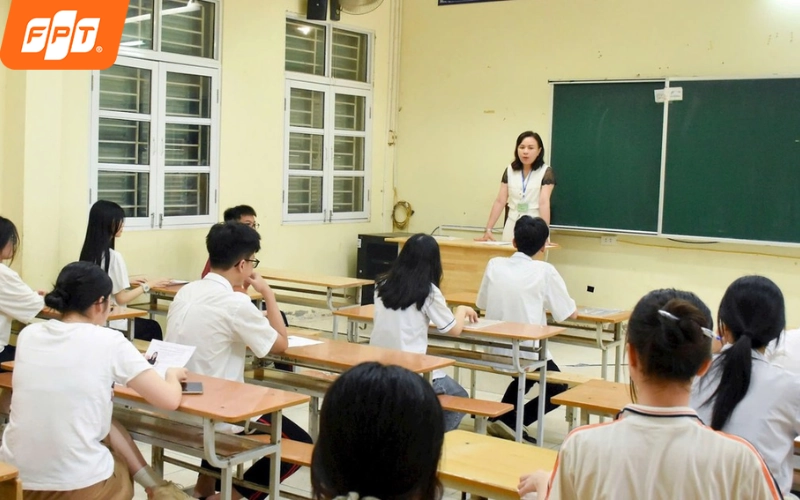 tựu trường là gì