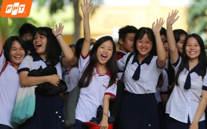 Tựu trường mặc đồ gì