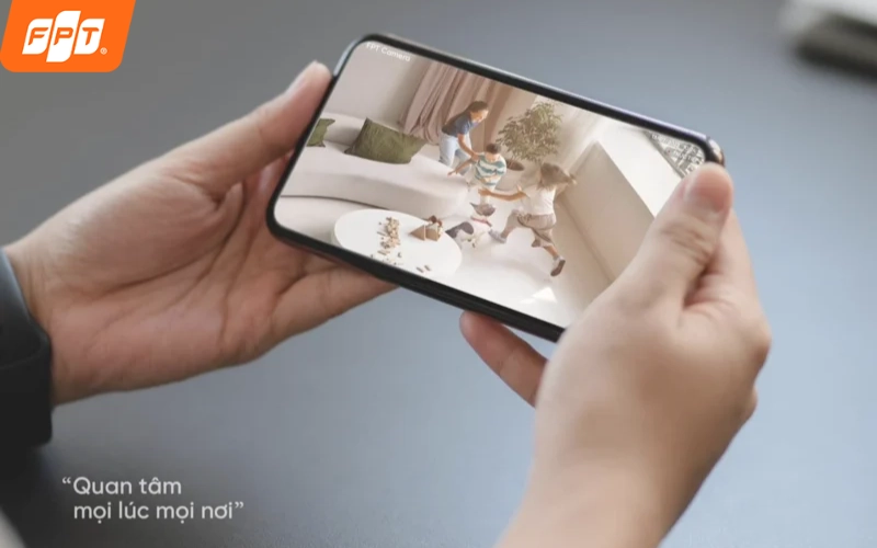 Dễ dàng giám sát và kết nối với người thân từ xa nhờ camera đàm thoại hai chiều FPT Play 4