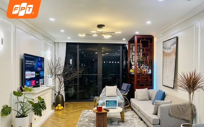 Gia đình sử dụng gói cước Wifi 6 kết hợp Mesh Wifi FPT phủ sóng toàn bộ ngôi nhà