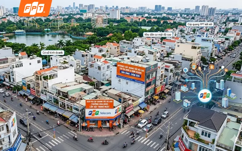 Gắn với khu Công viên văn hóa Đầm Sen, nhu cầu lắp mạng FPT phường Hòa Bình đến từ hộ gia đình và nhiều hộ kinh doanh dịch vụ, lưu trú quanh khu vui chơi. Bài viết đưa giải pháp cho từng nhóm, kèm bảng giá có link.
1. Hòa Bình — khu dân cư gần Công viên văn hóa Đầm Sen
Phường Hòa Bình được hình thành từ các phường 5 và 14 cũ của Quận 11, là phường có diện tích nhỏ gọn, gắn với khu Công viên văn hóa Đầm Sen cùng các trục như Lạc Long Quân, Âu Cơ, Hòa Bình. Quanh khu vui chơi có nhiều hộ kinh doanh dịch vụ, ăn uống và lưu trú.
Là khu dân cư xen lẫn dịch vụ quanh điểm vui chơi nổi tiếng, Hòa Bình nằm trong vùng được FPT phủ hạ tầng cáp quang đầy đủ. Đăng ký ngay lắp mạng FPT tại TP.HCM để được hưởng ưu đãi lắp miễn phí và tặng cước áp dụng cho phường Hoa Bình!
Phường Hòa Bình sở hữu mật độ dân cư và hoạt động dịch vụ cao quanh khu vực Đầm Sen, phù hợp triển khai Internet cáp quang tốc độ cao cho gia đình và cơ sở kinh doanh.
2. Internet cho hộ kinh doanh dịch vụ, lưu trú quanh Đầm Sen
Khu vực quanh Công viên văn hóa Đầm Sen tập trung nhiều quán ăn, quán cà phê, homestay, nhà nghỉ và các cơ sở kinh doanh dịch vụ phục vụ khách du lịch. Vì vậy, một đường truyền Internet ổn định không chỉ giúp vận hành công việc hiệu quả mà còn góp phần nâng cao trải nghiệm của khách hàng.
Đảm bảo kết nối cho máy POS, phần mềm bán hàng và thanh toán điện tử, hạn chế gián đoạn trong giờ cao điểm.
Phát Wifi miễn phí cho khách hàng, tăng trải nghiệm và thời gian lưu trú tại quán ăn, quán cà phê hoặc cơ sở dịch vụ.
Hỗ trợ đặt phòng trực tuyến, quản lý đơn hàng và bán hàng online trên nhiều nền tảng cùng lúc.
Kết nối hệ thống camera giám sát, theo dõi hoạt động kinh doanh từ xa qua điện thoại hoặc máy tính.
Triển khai Wifi cho nhiều tầng hoặc nhiều phòng thông qua Access Point Mesh, đảm bảo tín hiệu ổn định tại mọi vị trí.
Bên cạnh việc cung cấp đường truyền băng thông lớn phục vụ du khách và vận hành kinh doanh tại Hòa Bình, FPT Telecom còn mang đến dải gói cước Wi-Fi 6 thế hệ mới chịu tải tốt cho cư dân và hộ gia đình tại Phú Thọ. Khám phá thêm dịch vụ lắp mạng FPT phường Phú Thọ để tra cứu chi tiết bảng giá cước và đăng ký tư vấn khảo sát tận nhà!
Internet FPT giúp quán ăn, quán cà phê và cơ sở lưu trú quanh Đầm Sen vận hành ổn định, hỗ trợ bán hàng và giám sát từ xa hiệu quả.
3. Bảng giá một số gói phù hợp tại Hòa Bình
Tùy theo nhu cầu sử dụng cho gia đình, cửa hàng kinh doanh hoặc cơ sở lưu trú, khách hàng tại phường Hòa Bình có thể tham khảo một số gói Internet, truyền hình và doanh nghiệp phổ biến dưới đây.
Liên hệ lắp đặt mạng FPT để được tư vấn gói cước phù hợp và kiểm tra khả năng lắp đặt tại địa chỉ của bạn.
FPT cung cấp đa dạng gói Internet, truyền hình và giải pháp doanh nghiệp phù hợp cho hộ gia đình, quán ăn, cửa hàng và cơ sở lưu trú tại phường Hòa Bình.
4. Ưu điểm nổi bật khi lắp mạng FPT tại Phường Hòa Bình
Nhờ hạ tầng cáp quang được đầu tư đồng bộ tại khu vực Quận 11, khách hàng khi lắp mạng FPT phường Hòa Bình có thể hưởng nhiều lợi ích về tốc độ, độ ổn định và dịch vụ hỗ trợ.
Hạ tầng cáp quang phủ rộng tại các tuyến đường Hòa Bình, Lạc Long Quân, Âu Cơ và khu vực quanh Đầm Sen.
Nhiều lựa chọn gói cước từ gia đình, kinh doanh nhỏ đến doanh nghiệp và cơ sở lưu trú.
Trang bị modem WiFi 6, WiFi 7 và hệ thống Mesh Wifi, giúp phủ sóng ổn định cho nhà nhiều tầng hoặc mặt bằng kinh doanh rộng.
Dễ dàng tích hợp FPT Play, FPT Play Box và Camera AI FPT trong cùng hệ sinh thái.
Hỗ trợ kỹ thuật nhanh chóng, xử lý sự cố và bảo trì thông qua ứng dụng Hi FPT hoặc tổng đài.
Có các gói doanh nghiệp kèm IP tĩnh, phù hợp cho văn phòng, khách sạn nhỏ và cơ sở lưu trú cần quản trị từ xa.
Tham khảo thêm dịch vụ truyền hình FPT Play để thêm hàng trăm kênh HD cho cả nhà.
Hệ sinh thái Internet, truyền hình và camera FPT giúp khách hàng tại phường Hòa Bình sử dụng dịch vụ ổn định và thuận tiện hơn.
5. Câu hỏi thường gặp khi lắp mạng FPT phường Hòa Bình
Trong quá trình tìm hiểu và đăng ký dịch vụ, nhiều khách hàng tại phường Hòa Bình thường có những thắc mắc liên quan đến hạ tầng, chi phí và khả năng triển khai. Dưới đây là những câu hỏi phổ biến nhất.
5.1 Khu gần Đầm Sen, đường Lạc Long Quân, Âu Cơ lắp được chưa?
Khu vực Hòa Bình hầu hết đã có hạ tầng FPT. Bạn nên liên hệ để kiểm tra theo địa chỉ cụ thể.
5.2 Quán ăn, cà phê cần internet thế nào?
Cần đường truyền ổn định, đủ băng thông để phát Wifi cho nhiều khách cùng lúc và chạy thiết bị bán hàng.
5.3 Cơ sở lưu trú nhiều phòng nên chọn gói nào?
Nên chọn gói đủ băng thông, có Access Point Mesh để phủ sóng các phòng; có thể bố trí thêm đường truyền nếu nhiều phòng.
5.4 Lắp kèm camera giám sát được không?
Được. Gói combo Internet kèm Camera giúp giám sát cơ sở và xem từ xa qua điện thoại.
5.5 Chi phí thế nào?
Giá tùy gói, vui lòng liên hệ FPT để được báo giá chính xác theo nhu cầu.
Với hạ tầng cáp quang phủ rộng cùng nhiều lựa chọn gói cước cho gia đình, quán ăn, cửa hàng và cơ sở lưu trú, lắp mạng FPT phường Hòa Bình là giải pháp phù hợp cho nhu cầu học tập, làm việc, kinh doanh và giải trí hằng ngày. Dù bạn sinh sống gần Công viên văn hóa Đầm Sen, trên đường Hòa Bình, Lạc Long Quân hay Âu Cơ, FPT đều có thể khảo sát và tư vấn phương án triển khai phù hợp. Liên hệ FPT Connect hoặc gọi 1900 633 933 để được báo giá, kiểm tra hạ tầng và hỗ trợ lắp đặt nhanh chóng.