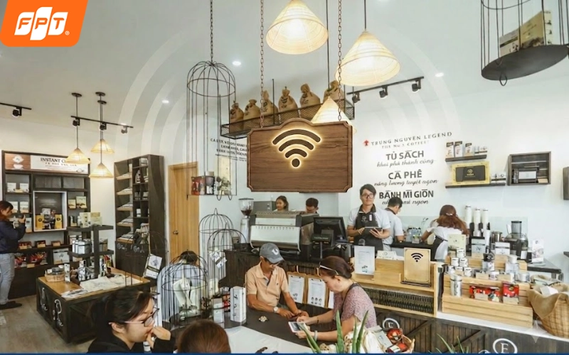 Mạng cáp quang FPT ổn định giúp cửa hàng và quán ăn vận hành máy POS thanh toán QR Code mượt mà