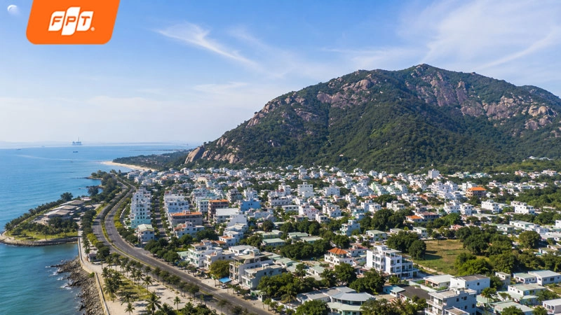 Khu dân cư ven biển gần rừng núi Dinh, phường Tân Hải