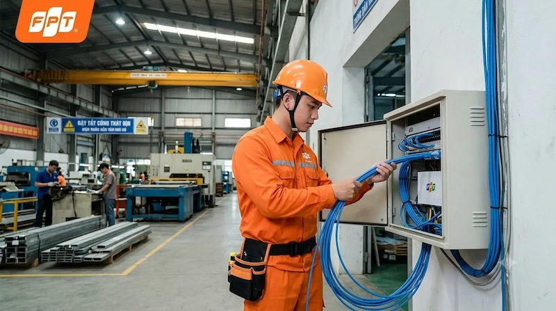 Khu công nghiệp Hiệp Phước với nhà xưởng và xe container ra vào cảng